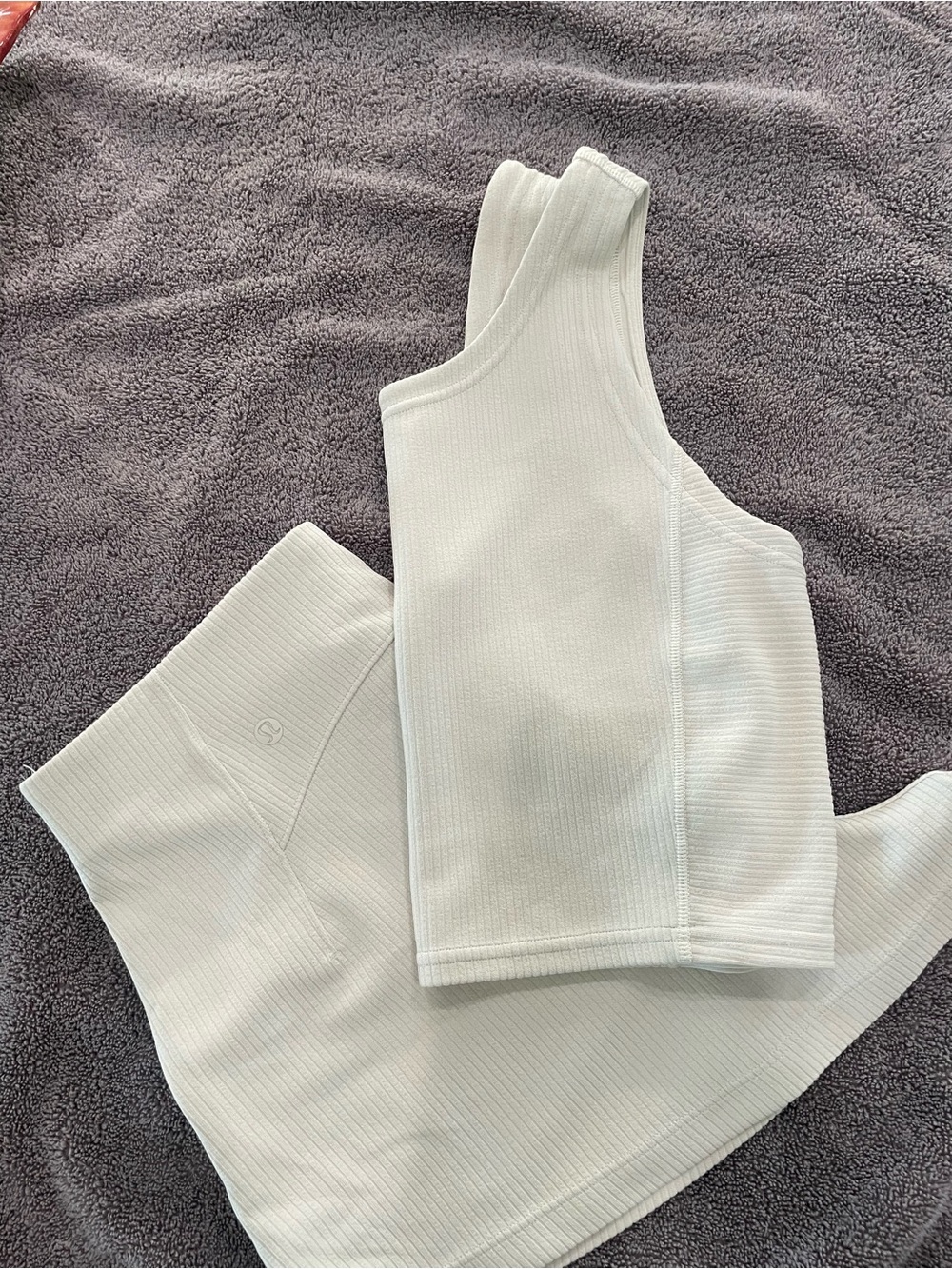 Softstreme Cropped Tank & High-Rise Shorts Set Bone Size 8